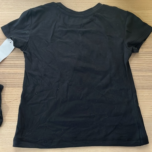 NWT Disney "Making Spirits Bright" Minnie Mouse Xmas Black Short Sleeve Tee - Picture 4 of 5